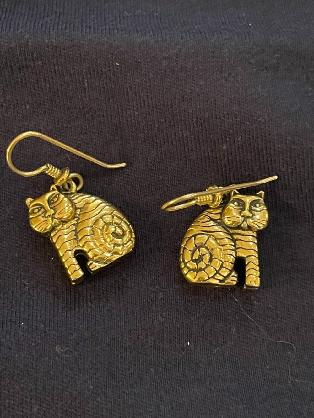 Laurel burch feline gold earrings cat pierced dangle